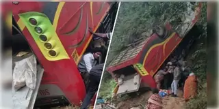 Read more about - Andhra Pradesh | কাকভোরে খাদে পড়লো পুণ্যার্থীদের বাস, অন্ধ্রপ্রদেশে মৃত্যু ৯ তীর্থযাত্রীর!