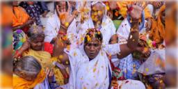 Read more about - Maharashtra | সাত হাজার গ্রাম থেকে সরলো বৈষম্যের বৈধব্য বিধি! নতুন 'আলো' মহারাষ্ট্রে!