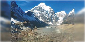 Read more about - Nepal | তুষারধস ও বিপর্যয়কর বন্যা রুখতে ৪টি হিমবাহ-হ্রদের জল কমাতে বিশেষ উদ্যোগ নেপাল সরকারের!