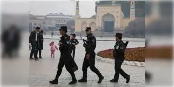 Read more about - পরনে ভারতীয় সেনার পোশাক, কিন্তু নেই পরিচয় পত্র! গুয়াহাটিতে গ্রেফতার ১১ জন সন্দেহভাজন !