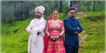 Read more about - Jodi Dara | 'দ্রৌপদী প্রথা'য় একইসঙ্গে দুই সহোদর ভাইকে বিয়ে করলেন মহিলা! কী এই প্রথা? রয়েছে আইনি স্বীকৃতি?