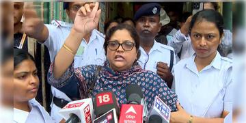 Read more about - Surendranath Law College | 'কলেজে থ্রেট কালচার ফিরে আসছে'! বিস্ফোরক দাবি সুরেন্দ্রনাথ আইন কলেজের উপাধ্যক্ষের!