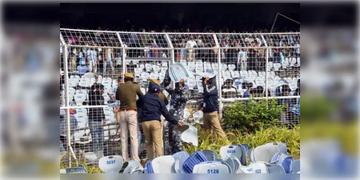 Read more about - Lionel Messi in Kolkata | যুবভারতীতে ভাঙচুর, হতে পারে যাবজ্জীবন কারাদণ্ড! একাধিক ধারায় মামলা রুজু পুলিশের