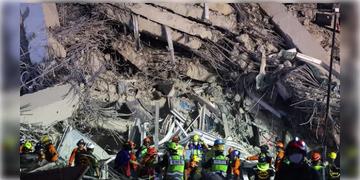 Read more about - Earthquake | মায়ানমার-থাইল্যান্ডের ভূমিকম্পে মৃত্যু প্রায় ১৫০ জনের! ধ্বংসস্তূপের নিচে আটকে শতাধিক!