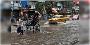 Read more about - উত্তরে জেলায় জেলায় রেড অ্যালার্ট জারি! সপ্তাহান্তে আবহাওয়ার বিরাট ভোলবদল হতে পারে