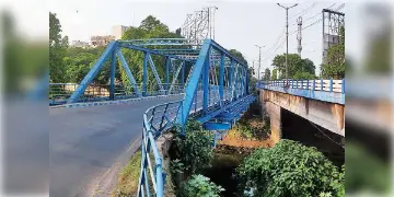Read more about - Kolkata: জিরাট সেতুর সংস্কার চেয়ে সেচ দপ্তরকে চিঠি দিল লালবাজার