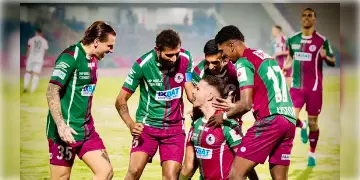 Read more about - ISL | শিল্ডজয়ী মোহনবাগানের এবারের টার্গেট ISL ! সেমিফাইনালে মুখোমুখি চির-প্রতিদ্ধন্ধী মুম্বই সিটি?