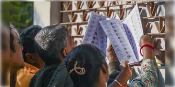 Read more about - SIR 2025 | বড়দিনের পরেই হবে হিয়ারিং, পাঠানো হচ্ছে নোটিস ! জানালো রাজ্যের CEO দপ্তর