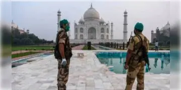 Read more about - সেনাবাহিনীতে কাজ না পাওয়ার ক্ষোভ থেকে তাজমহলে বোমাতঙ্কের ভুয়ো ফোন যুবকের