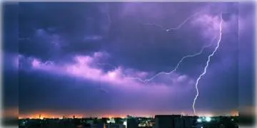 Read more about - মেঘের দল ঘনিয়ে আসছে শহরে, বজ্রবিদ্যুত সহ বৃষ্টির পূর্বাভাস কমবে তাপমাত্রা