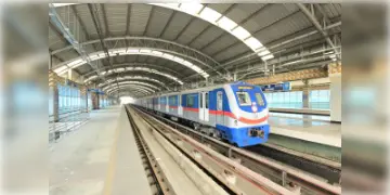 Read more about - Kolkata Metro | ব্লু লাইনে বাড়ছে মেট্রোর সংখ্যা, সুবিধা ভোগ করবেন দক্ষিণেশ্বর-শহিদ ক্ষুদিরামগামী নিত্যযাত্রীরা