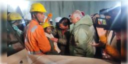 Read more about - Uttarkashi Tunnel Rescue | অন্ধকূপ থেকে ১৭দিন পর মুক্তি! উত্তরকাশির সুড়ঙ্গে আটকে পড়া ৪১জন শ্রমিক উদ্ধারকাজে অবশেষে সাফল্য!