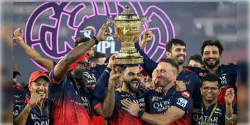Read more about - RCB vs PBKS | IPL ট্রফি নিয়ে আজই বেঙ্গালুরু ফিরছে RCB! কখন হবে বিজয় মিছিল?