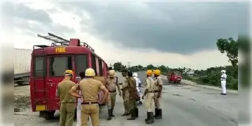 Read more about - ভয়াবহ কান্ড কামালগাজির কারখানায়, গ্যাস লিক করায় অসুস্থ হয়ে পড়েছে কারখানার কর্মীরা