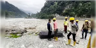 Read more about - Sikkim Heavy Rain | প্রবল বৃষ্টি এবং ভূমিধসে লন্ডভন্ড সিকিম, আটকে প্রায় ১৫০০ পর্যটক