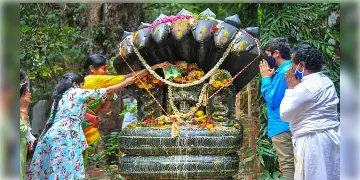 Read more about - Nag Panchami 2022: কেন নাগ পঞ্চমী একটি বিশেষ দিন? এই দিনের সাথে কি সম্পর্ক ভগবান কৃষ্ণের?