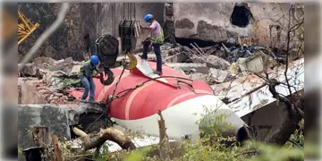 Read more about - Ahmedabad Plane Crash | বিমান দূর্ঘটনায় তথ্য সংগ্রহ ‘গোল্ডেন শ্যাসি’-র, কী এই ‘গোল্ডেন শ্যাসি’?