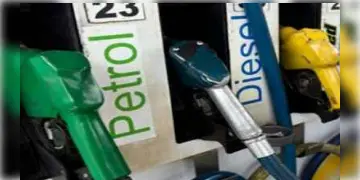 Read more about - গোটা দেশে আরও কমলো পেট্রোল-ডিজেলের মূল্য! জানুন কতটা হ্রাস পেল জ্বালানির দাম?