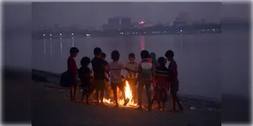 Read more about - WB Weather | শীতের প্রথম স্পেলে আরও কমবে তাপমাত্রা! কলকাতায় তাপমাত্রার পারদ পৌঁছবে ১৮র ঘরে