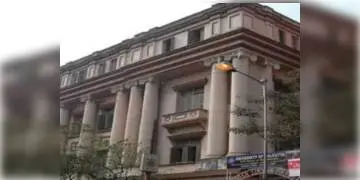 Read more about - কলকাতা ইউনিভার্সিটি-র বিরুদ্ধে পড়ুয়াদের ক্ষোভ প্রকাশ, একদিনে দু'টি অনার্স পেপার পরীক্ষার দিন ঘোষণা