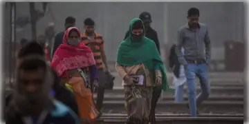 Read more about - West Bengal Weather | বঙ্গোপসাগরে ঘূর্ণাবর্তের জেরে উধাও উত্তুরে হাওয়া! ফের কী শীত পড়বে? নাকি বছর শেষে পড়বে বৃষ্টি?