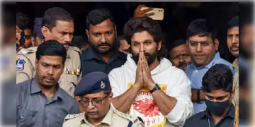 Read more about - Allu Arjun | আল্লু অর্জুনের অন্তর্বর্তী জামিন খারিজ? সুপ্রিম কোর্টে মামলা করতে চলেছে তেলঙ্গনা পুলিশ