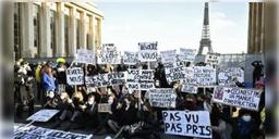 Read more about - ফ্লয়েড কাণ্ডের স্মৃতি উসকে বিক্ষোভে উত্তাল ফ্রান্স! কৃষ্ণাঙ্গ ব্যক্তিকে মার পুলিশে।