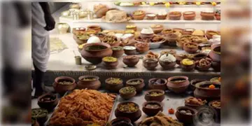 Read more about - Vrindavan Prasad | তিরুপতি মন্দিরের পর এবার বৃন্দাবন ও মথুরার প্রসাদ নিয়ে অভিযোগ, গুণগত মান পরীক্ষা করতে নমুনা পাঠানো হবে ল্যাবে