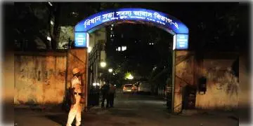 Read more about - বিধানসভার পর এমএলএ হস্টেলে এবার নিয়ন্ত্রিত হতে পারে কেন্দ্রীয় বাহিনী নিয়ে বিধায়কদের প্রবেশ