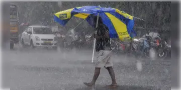 Read more about - Weather Update | বঙ্গে ফের বর্ষার দাপট, শুক্রবার দক্ষিণবঙ্গের ৭টি জেলায়  জারি বজ্রবিদ্যুৎ-সহ বৃষ্টির সতর্কতা!
