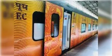Read more about - বেসরকারি ট্রেন চালাতে অধিকাংশ সংস্থাই আগ্রহী নয়, উৎসাহ নেই কলকাতা ক্লাস্টার নিয়েও