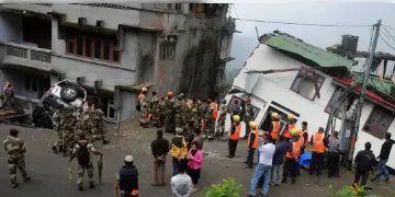 Read more about - Myanmar Earthquake Today | মাঝরাতে ভূমিকম্পে কেঁপে উঠলো মায়ানমার, বাংলাদেশ ও ভারতের বেশ কিছু জায়গায়ও কম্পন অনুভূত হলো