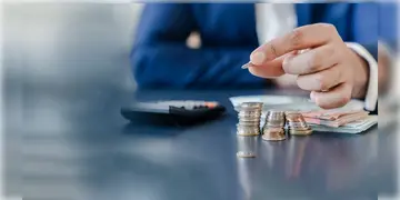 Read more about - Economic Survey 2024 | বিগত আর্থিক বছরগুলিতে ব্যাপক লাভ করেছে কর্পোরেট সংস্থাগুলি! তবুও সেভাবে বাড়েনি নিয়োগ এবং কর্মীদের বেতন!