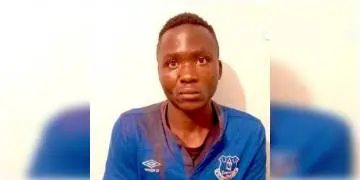 Read more about - বাস্তবে দেখা মিলল 'রক্তপিপাসু ভ্যাম্পায়ার'! কেনিয়ায় ১০ শিশুকে খুন করে রক্তপান 'ভ্যাম্পায়ার' যুবকের