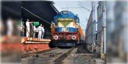 Read more about - Moitree Express | পুজোর আগেই চালু হতে পারে ভারত-বাংলাদেশ ট্রেন পরিষেবা!