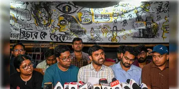 Read more about - R G Kar Case | ‘জাস্টিসে’র নামে টাকা তোলার অভিযোগ! ‘তিলোত্তমা’র জন্মদিনের আগেই অনিকেতদের তলব বিধাননগর পুলিশের!