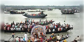 Read more about - 2023 Durga Puja | ভিড় থেকে দূরে নিরিবিলিতে শারদোৎসব! পুজো পরিক্রমার অংশ হবে দুই দেশের প্রতিমা বিসর্জনের বিখ্যাত স্থান ইচ্ছামতী নদী!