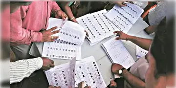 Read more about - Election Commission | ২৯৩ টি বিধানসভায় ভোটার তালিকা প্রকাশ করলো নির্বাচন কমিশন, ফের বাদ পড়লো কুলপি!