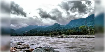 Read more about - Poila Baishakh | পয়লা বৈশাখের আগে পরে চার-পাঁচদিনের ছুটিতে ঘুরতে যাবেন? রইলো কাছেপিঠেই সুন্দর প্রাকৃতিক স্থানের খোঁজ!