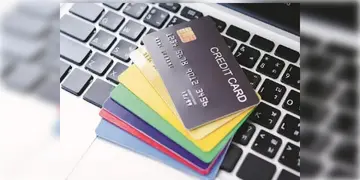 Read more about - Credit Card | উৎসবের মরশুমে বাড়ছে ক্রেডিট কার্ডের ব্যবহার, গত বছরের তুলনায় ক্রেডিট কার্ডের ব্যবহার বেড়েছে ২৫ শতাংশ