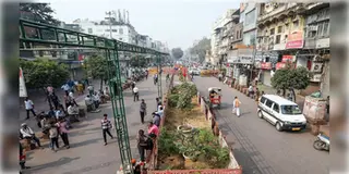 Read more about - Delhi 10/11 Blast | বিস্ফোরণের জের, খাঁ খাঁ করছে চাঁদনি চক মার্কেট, মাথায় হাত ব্যবসায়ীদের