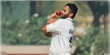 Read more about - Shardul Thakur | রঞ্জিতে হ্যাটট্রিকের ইতিহাস! মেঘালয়কে ৮৬ রানে গুটিয়ে দিলেন শার্দূল ঠাকুর