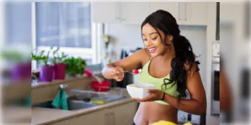 Read more about - Pre Workout Snacks | খালি পেটে শরীরচর্চা করলে উল্টে হবে বিপদ! জানুন শরীরচর্চার আগে ও পরে কী খাবার খাওয়া উচিত? খাওয়ার কতক্ষণ পরেই বা করবেন ব্যায়াম?