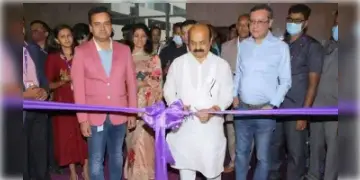Read more about - নয়া পালক জুড়লো Zee-র মুকুটে, বেঙ্গালুরুতে নয়া তথ্যপ্রযুক্তি কেন্দ্রের উদ্বোধন করলো কর্নাটক মুখ্যমন্ত্রী