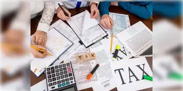 Read more about - ITR Filing | ট্যাক্সে ছাড় পেতে ইনকাম ট্যাক্স রিটার্ন ফাইল দাখিলের সময় মাথায় রাখুন এই বিকল্পগুলি!