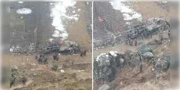 Read more about - Jammu Kashmir | জম্মু কাশ্মীরের খাদে গড়িয়ে পড়লো ভারতীয় সেনার গাড়ি! মৃত্যু কমপক্ষে ৪ জওয়ানের, আহত ৩