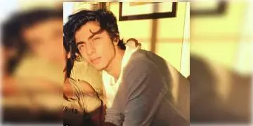 Read more about - অসুস্থ হওয়ার কারণে এনসিবির দপ্তরে হাজিরা দিতে পারছেন না শাহরুখ-তনয় আরিয়ান