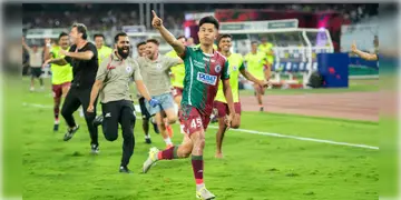 Read more about - Mohunbagan vs Jamshedpur FC | আপুইয়ার গোলে উৎসব মাতলো গ্যালারি! জামশেদপুরকে হারিয়ে ISL ফাইনালে উঠলো মোহনবাগান!
