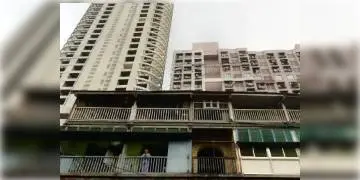 Read more about - মুম্বইয়ে এক ১৩ তলা বিল্ডিং থেকে শিশুপুত্রসহ ঝাঁপ দিয়ে আত্মঘাতী করোনায় মৃতের স্ত্রীর