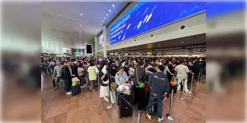Read more about - Cyberattack in Airports | এয়ারপোর্টে সাইবার হানা, ঘন্টার পর ঘন্টা বন্ধ বিমান চলাচল, ক্ষুদ্ধ যাত্রীরা